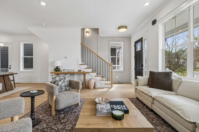 2068 Whitney Ave, Nashville, TN 37210