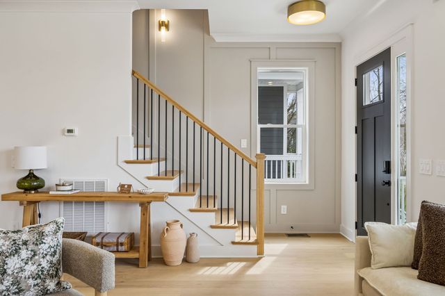 2068 Whitney Ave, Nashville, TN 37210