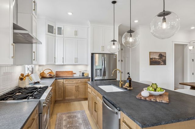 2068 Whitney Ave, Nashville, TN 37210