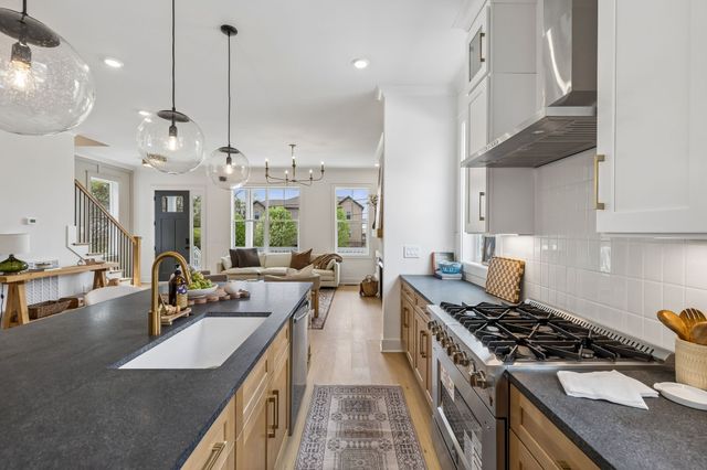 2068 Whitney Ave, Nashville, TN 37210