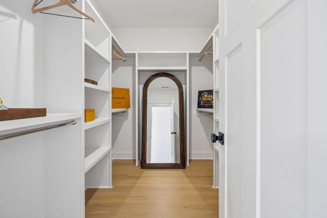 2068 Whitney Ave, Nashville, TN 37210