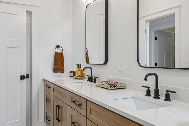 2068 Whitney Ave, Nashville, TN 37210