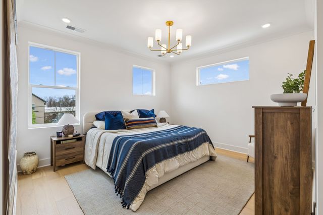 2068 Whitney Ave, Nashville, TN 37210