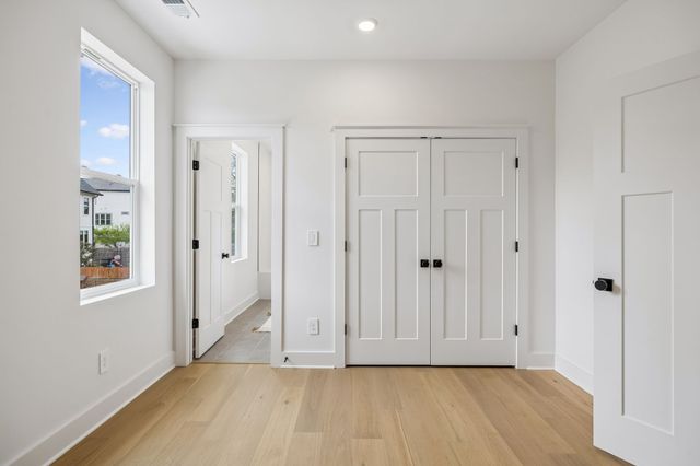 2068 Whitney Ave, Nashville, TN 37210