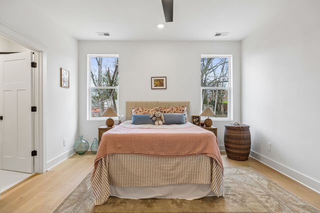 2068 Whitney Ave, Nashville, TN 37210