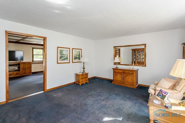 7040 Country Creek Road, Maumee, OH 43537