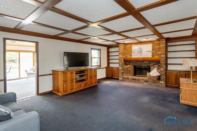 7040 Country Creek Road, Maumee, OH 43537