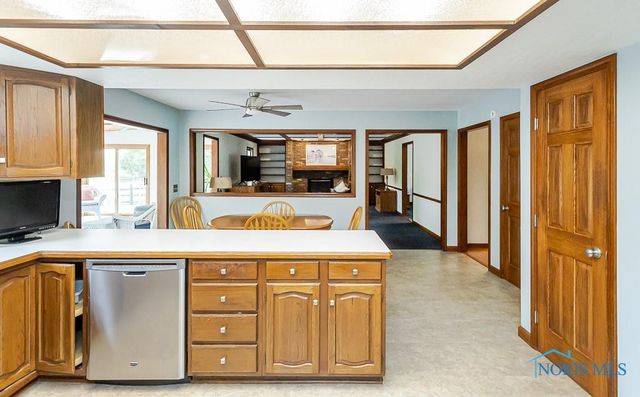 7040 Country Creek Road, Maumee, OH 43537