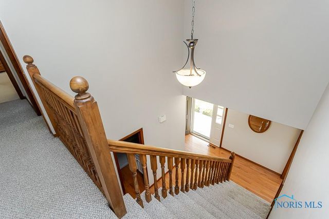 7040 Country Creek Road, Maumee, OH 43537