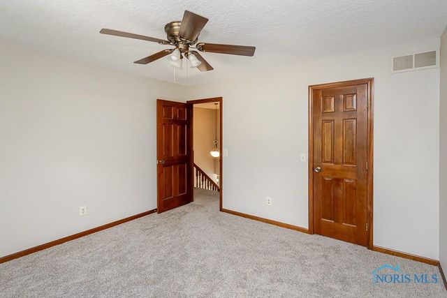 7040 Country Creek Road, Maumee, OH 43537