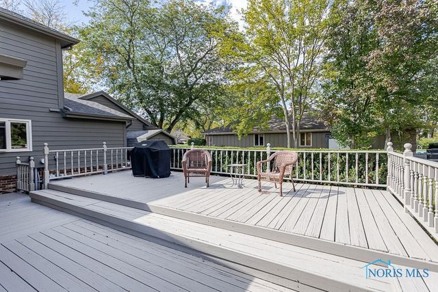 7040 Country Creek Road, Maumee, OH 43537