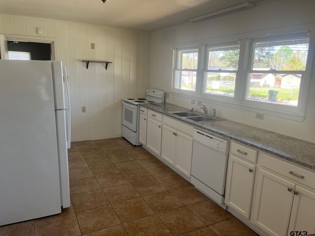 700 W 2nd Street, Tyler, TX 75701