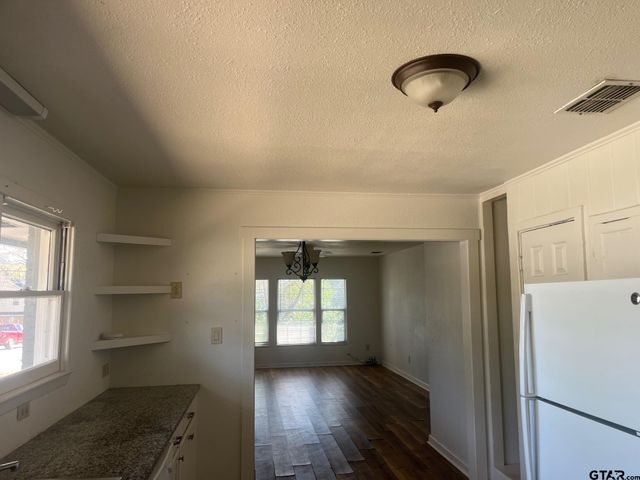 700 W 2nd Street, Tyler, TX 75701