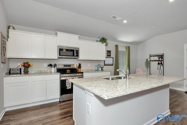 121 Olde Hearth Road, New Market, AL 35761