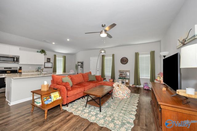 121 Olde Hearth Road, New Market, AL 35761