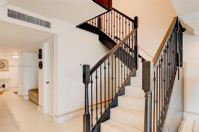2307 NE 7th Street 40, Hallandale Beach, FL 33009