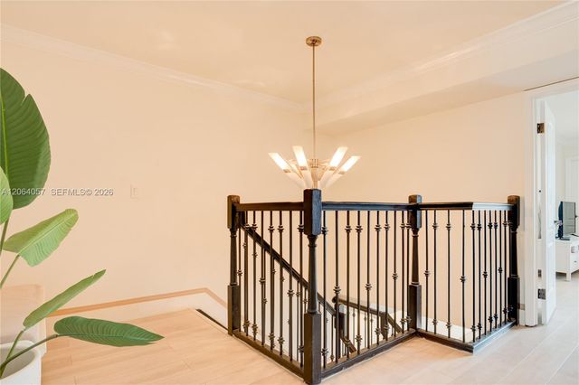 2307 NE 7th Street 40, Hallandale Beach, FL 33009
