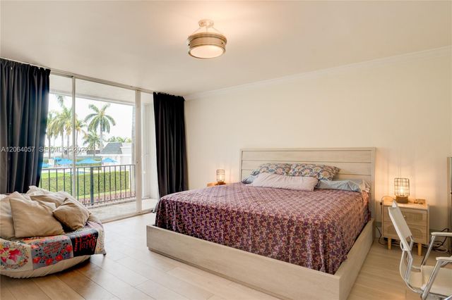 2307 NE 7th Street 40, Hallandale Beach, FL 33009