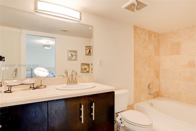 2307 NE 7th Street 40, Hallandale Beach, FL 33009