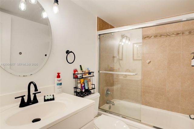 2307 NE 7th Street 40, Hallandale Beach, FL 33009