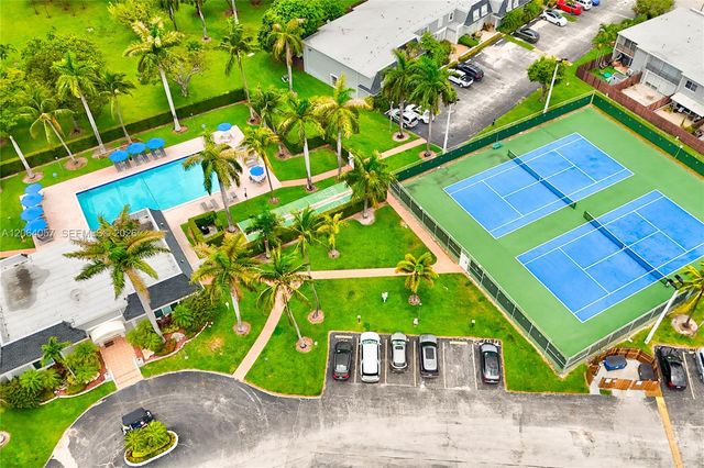 2307 NE 7th Street 40, Hallandale Beach, FL 33009