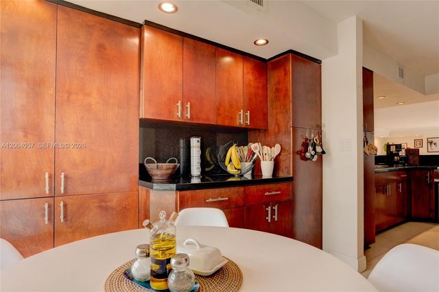 2307 NE 7th Street 40, Hallandale Beach, FL 33009