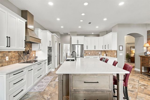 5105 SYLVAN OAKS DRIVE, Valrico, FL 33596