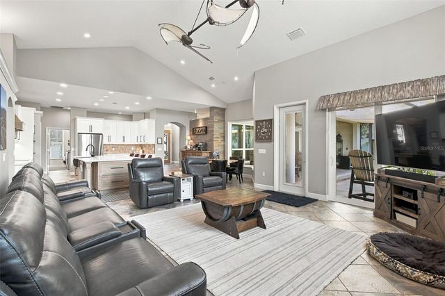 5105 SYLVAN OAKS DRIVE, Valrico, FL 33596
