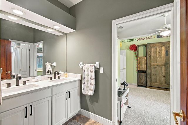 5105 SYLVAN OAKS DRIVE, Valrico, FL 33596