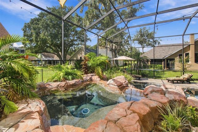 5105 SYLVAN OAKS DRIVE, Valrico, FL 33596