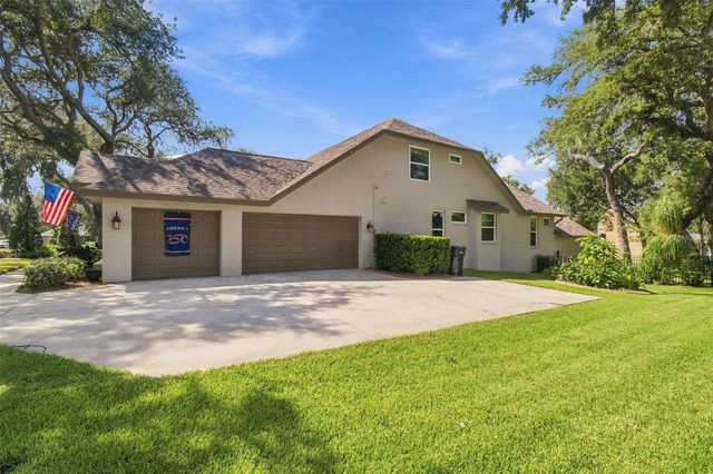 5105 SYLVAN OAKS DRIVE, Valrico, FL 33596
