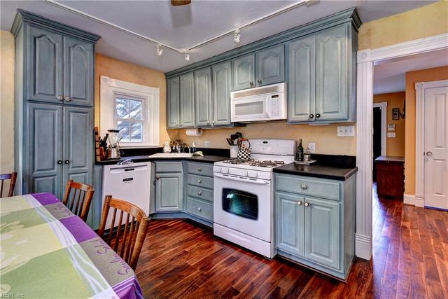 6040 New Point Comfort HWY, Port Haywood, VA 23138