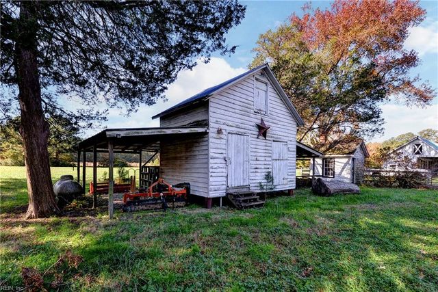 6040 New Point Comfort HWY, Port Haywood, VA 23138