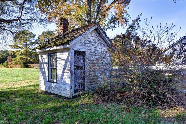 6040 New Point Comfort HWY, Port Haywood, VA 23138