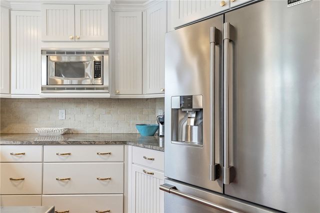 744 Ocean Blvd 303, St Simons Island, GA 31522