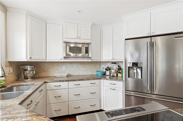 744 Ocean Blvd 303, St Simons Island, GA 31522