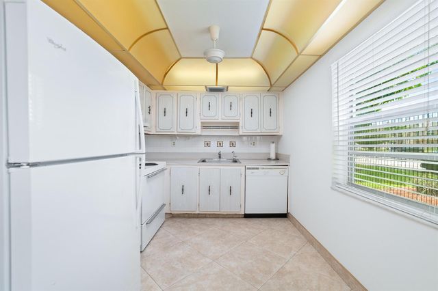 552 NORMANDY L Lane l, Delray Beach, FL 33484