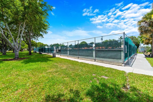 552 NORMANDY L Lane l, Delray Beach, FL 33484