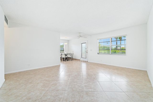 552 NORMANDY L Lane l, Delray Beach, FL 33484