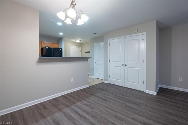 7104 Friendly Avenue, Greensboro, NC 27410