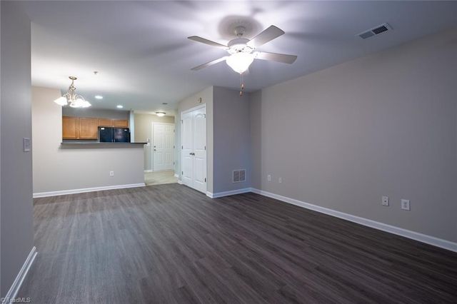 7104 Friendly Avenue, Greensboro, NC 27410