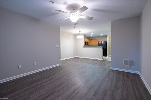 7104 Friendly Avenue, Greensboro, NC 27410