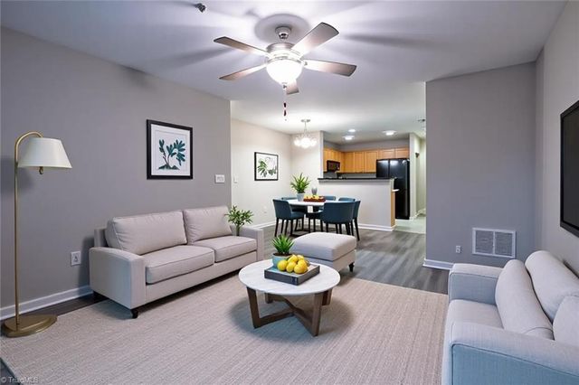 7104 Friendly Avenue, Greensboro, NC 27410