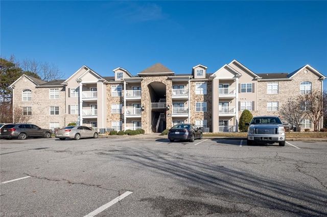 7104 Friendly Avenue, Greensboro, NC 27410