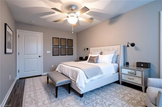 7104 Friendly Avenue, Greensboro, NC 27410