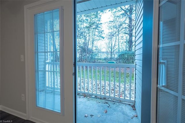 7104 Friendly Avenue, Greensboro, NC 27410