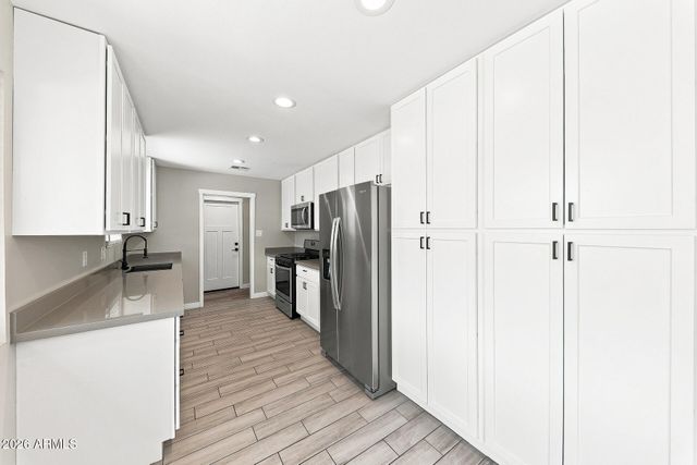 13828 N 33RD Avenue, Phoenix, AZ 85053