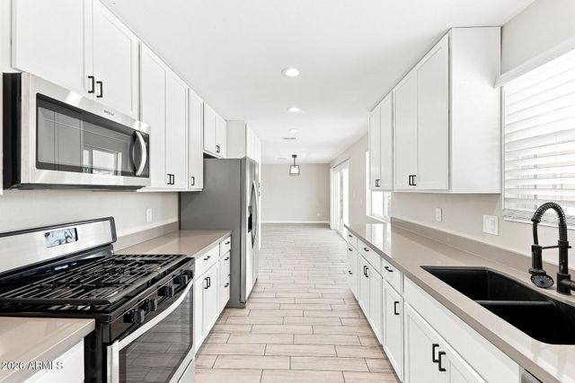 13828 N 33RD Avenue, Phoenix, AZ 85053