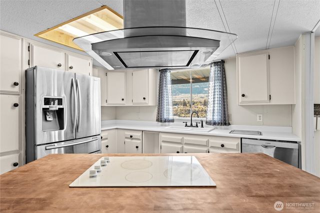 1418 S Tyee Avenue, East Wenatchee, WA 98802