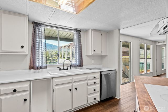 1418 S Tyee Avenue, East Wenatchee, WA 98802